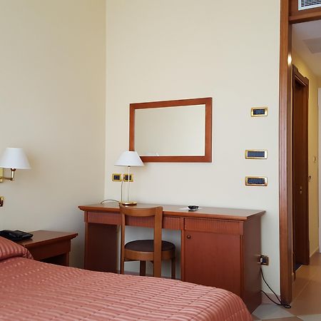 Grand Hotel Moon Valley Vico Equense Exterior foto