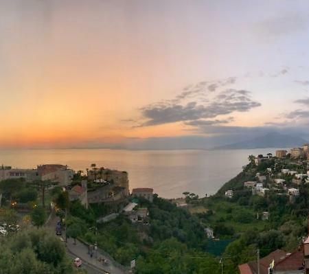 Grand Hotel Moon Valley Vico Equense Exterior foto