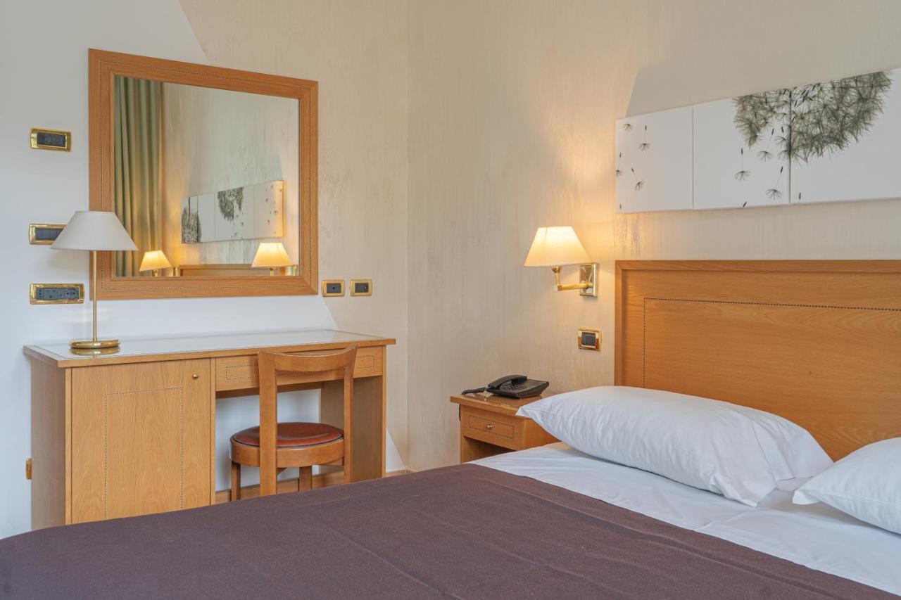 Grand Hotel Moon Valley Vico Equense Exterior foto