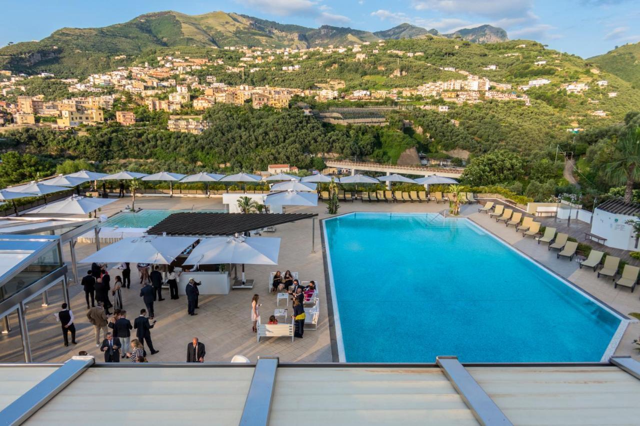 Grand Hotel Moon Valley Vico Equense Exterior foto