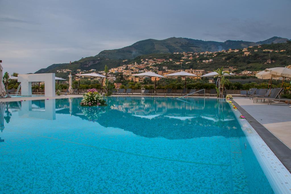 Grand Hotel Moon Valley Vico Equense Exterior foto