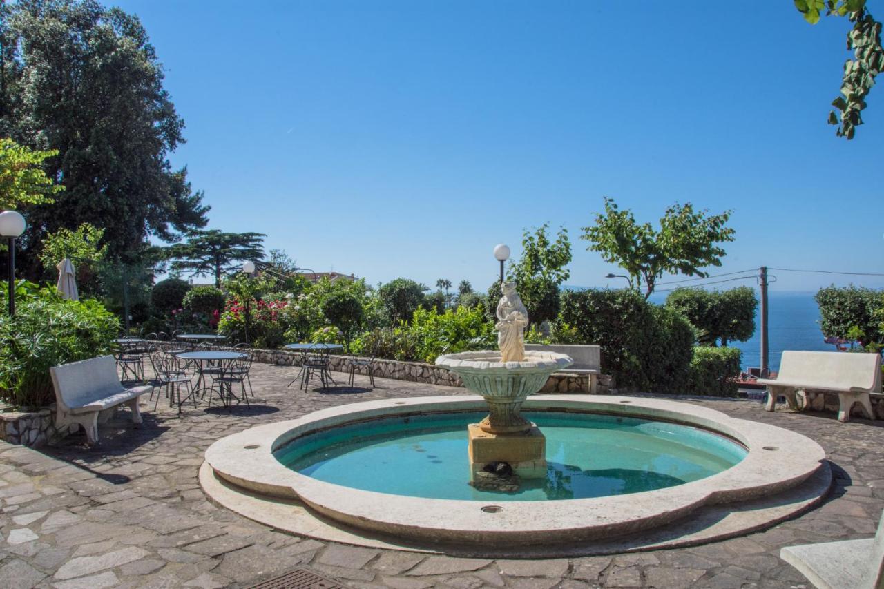 Grand Hotel Moon Valley Vico Equense Exterior foto